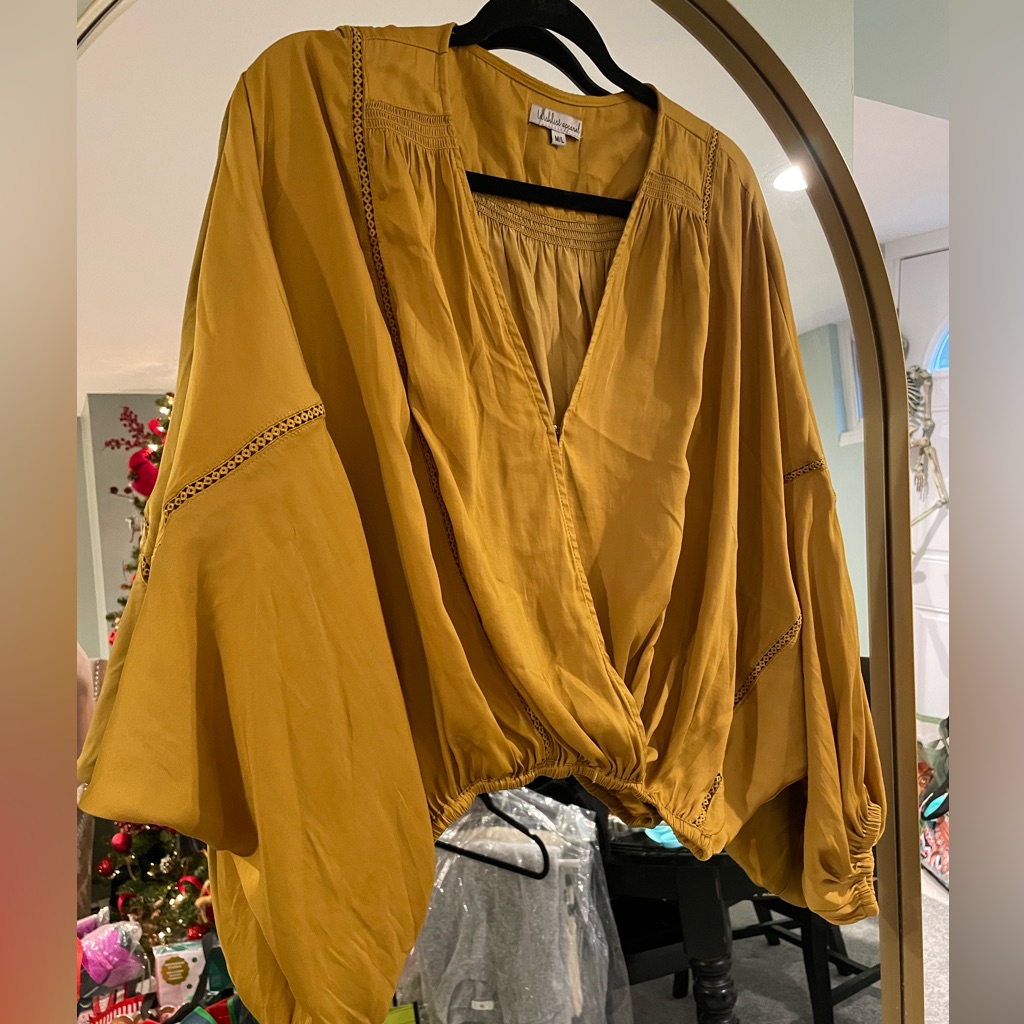 Wishlist Apparel. Size: M/L. Gold Blouse. V-Neck, Cross Over With Hook Closure.